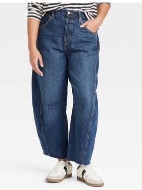 Universal Thread High-Rise Curved Barrel Jean in Blue Women’s Size 6R